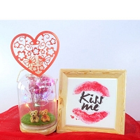 Kiss me Ornament -LAK8421